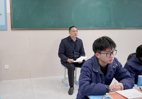 校長王勇聽課