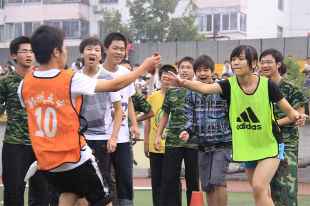 2011鄭州五中運動會30*40接力賽