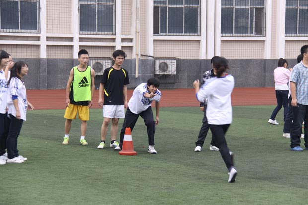 2011鄭州五中運動會30*40接力賽