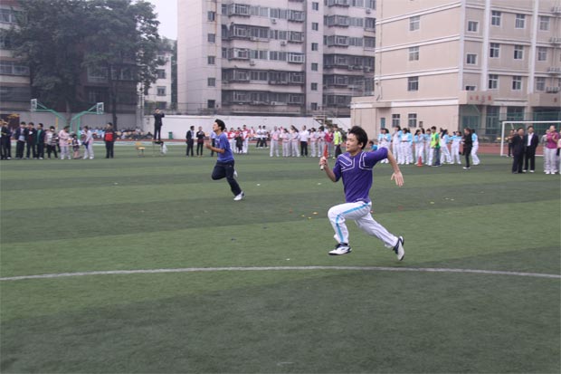 2011鄭州五中運動會30*40接力賽