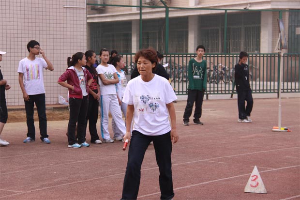 2011運動會跳遠照片