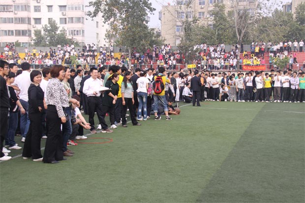 2011運動會跳遠照片