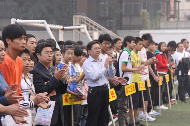 2011運動會跳遠照片